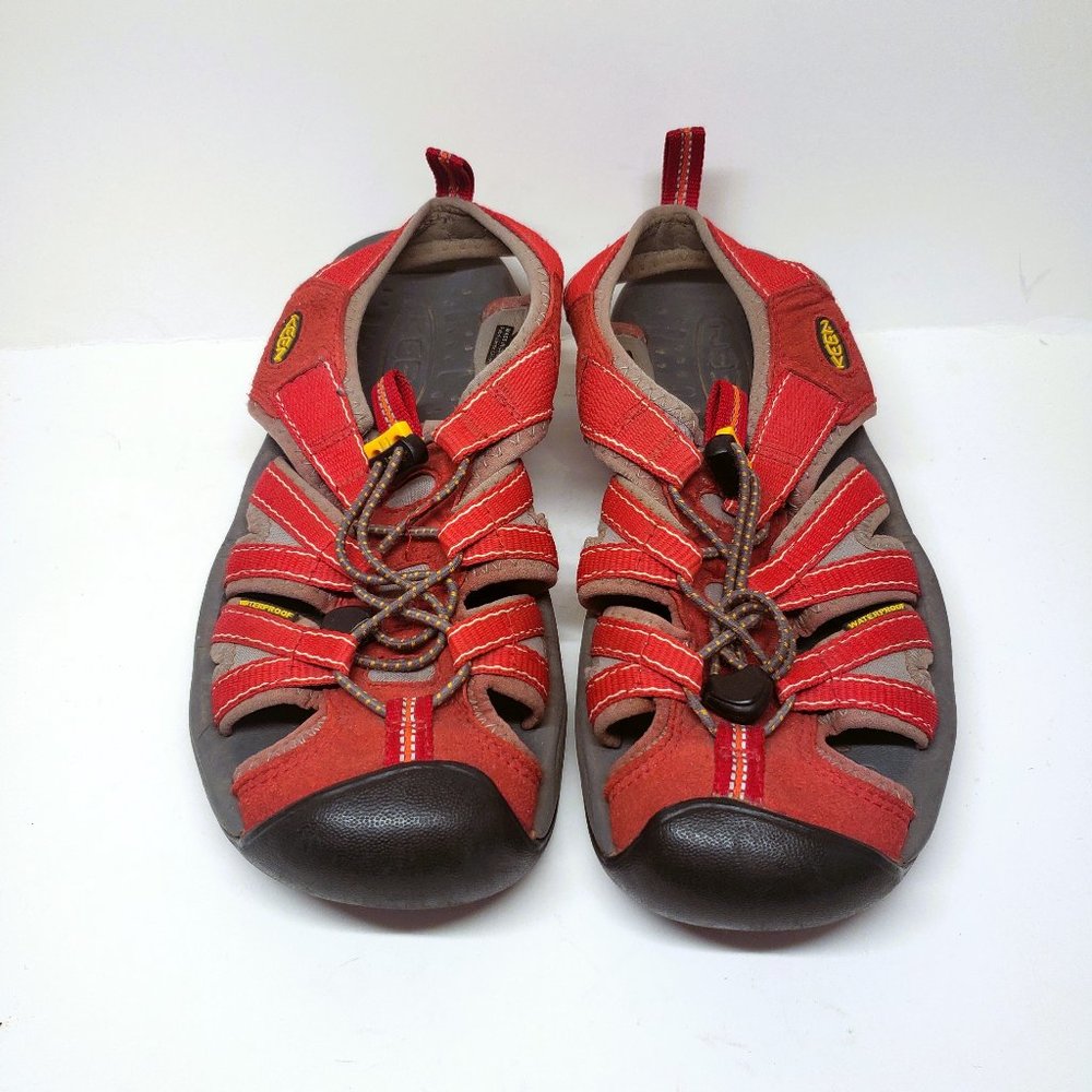 KEEN Hiking Sandals Red Trail Waterproof Big Kids Size 5 = Womens Sz 7.5